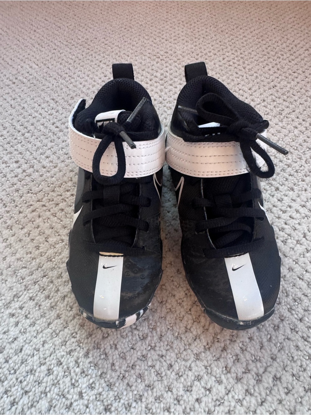 Nike Kids Black and White Athletic Shoes with Velcro Strap (Size 10C)